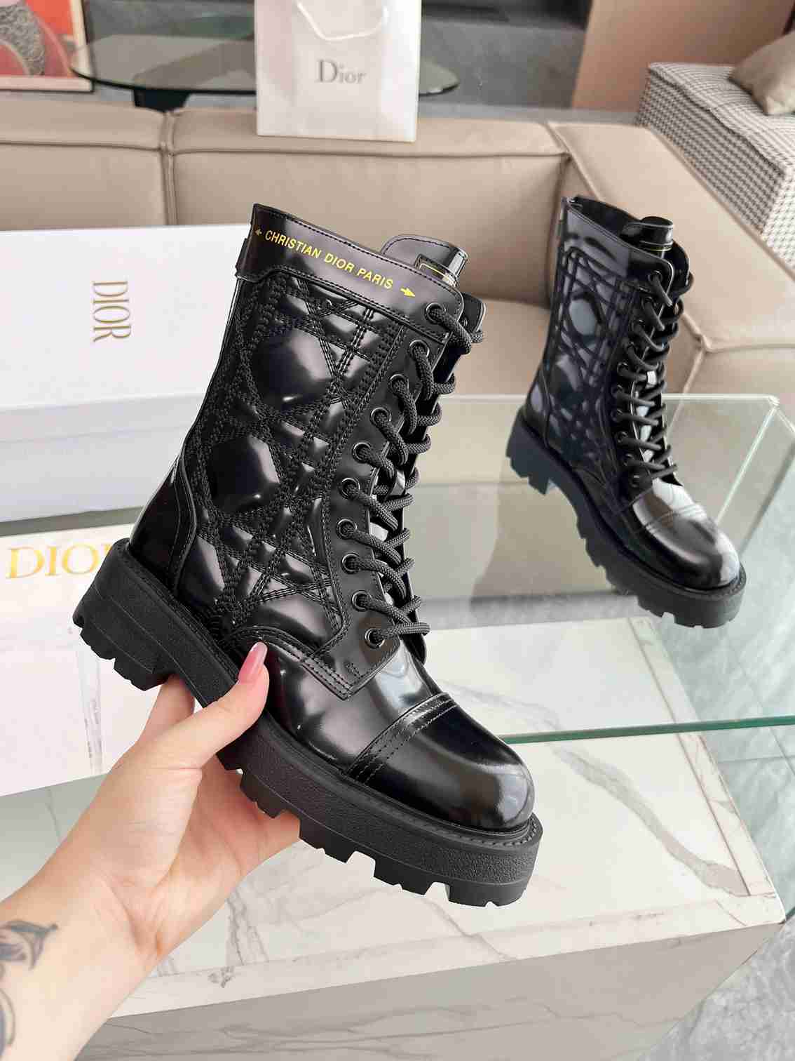 DIOR D UNIT ANKLE BOOT QUILTED CANNAGE CALFSKIN BLACK KCI995CQC S900