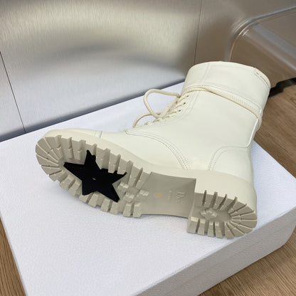 DIOR D TRAP ANKLE BOOT CALFSKIN AND SHEARLING WHITE