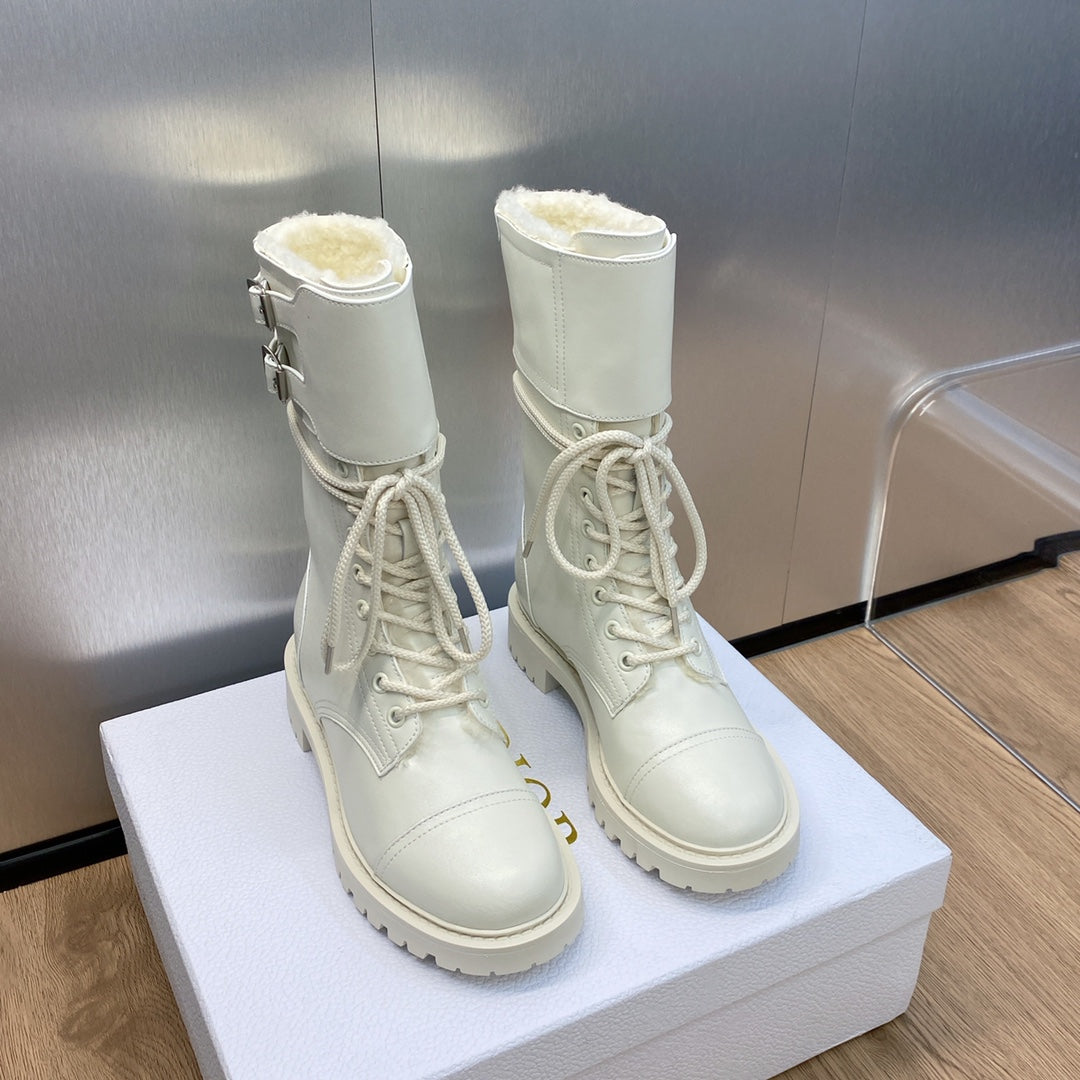 DIOR D TRAP ANKLE BOOT CALFSKIN AND SHEARLING WHITE