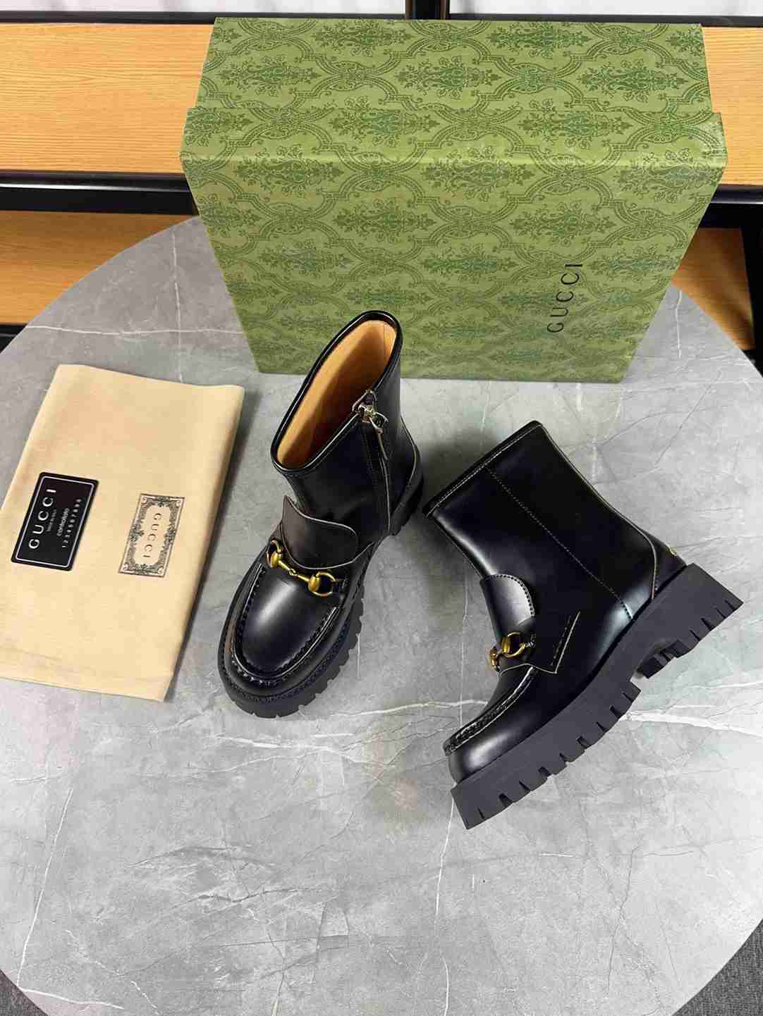 GUCCI HORSEBIT ANKLE BOOTS LEATHER BLACK