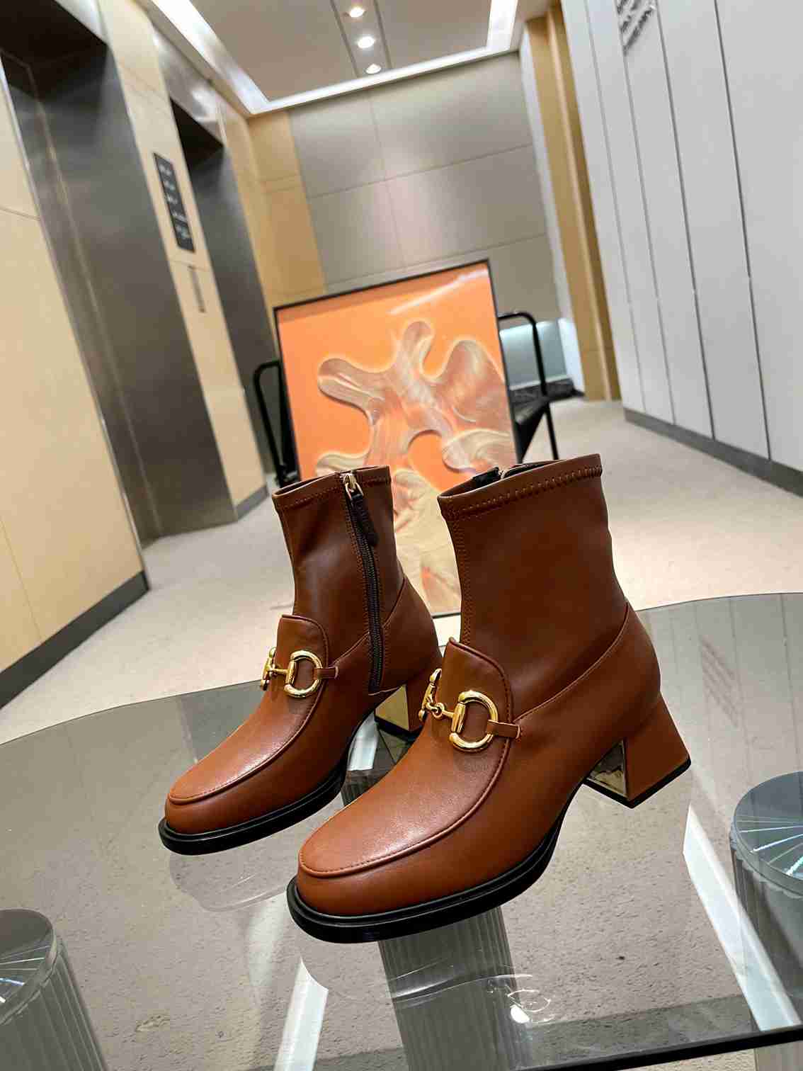 GUCCI HORSEBIT PLAQUE ANKLE BOOTS BROWN 719830 1DO50 2347