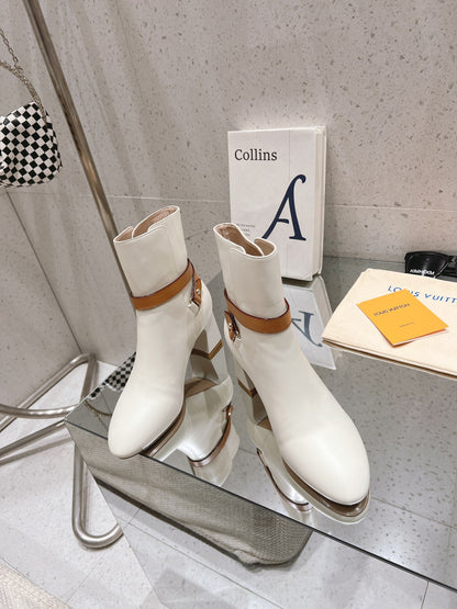 LV PARISIENNE ANKLE BOOT WHITE