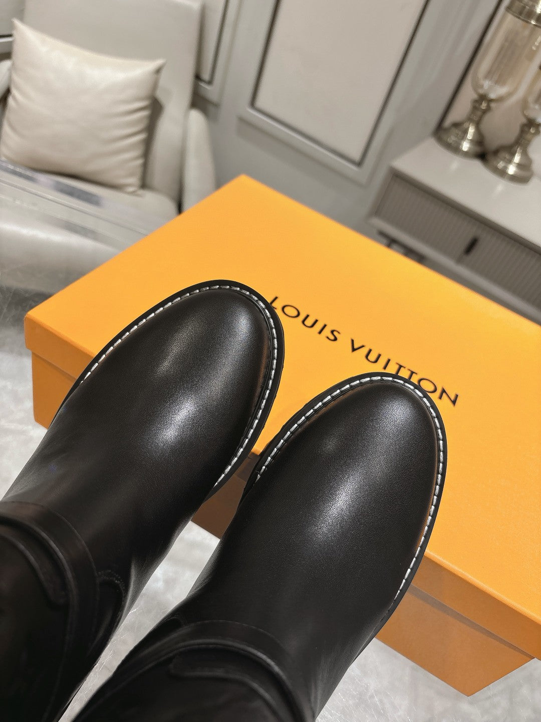 LV TERRITORY FLAT ANKLE BOOT BLACK 1ADCQ1