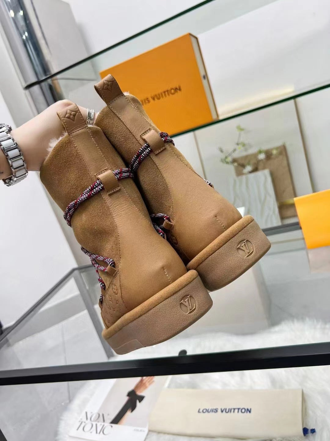 LV ASPEN PLATFORM ANKLE BOOT BEIGE 1AC767