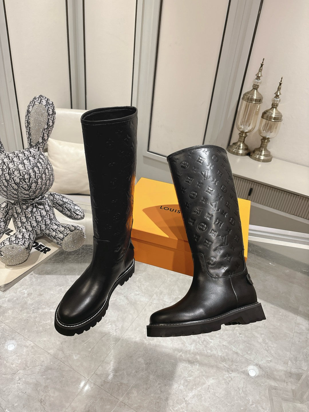 LV TERRITORY FLAT HIGH BOOT BLACK 1ADD2X