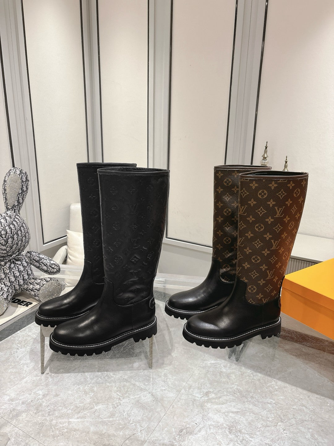 LV TERRITORY FLAT HIGH BOOT BLACK 1ADD2X