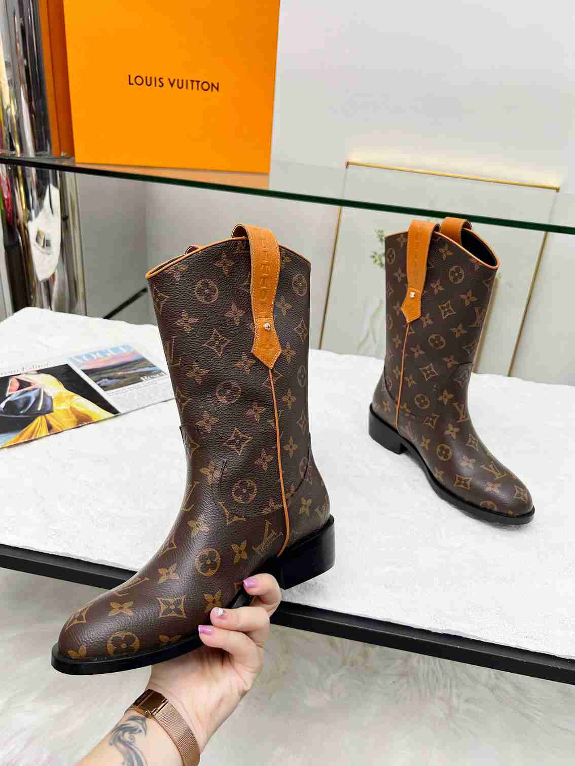 LV LV RIDER BOOTS MONOGRAM BROWN