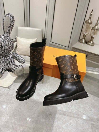 LV TERRITORY FLAT ANKLE BOOT MONOGRAM BROWN