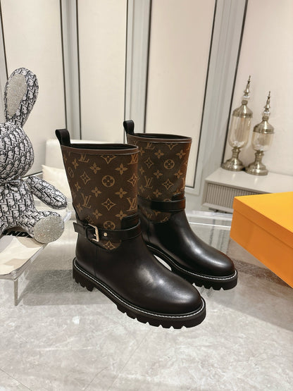 LV TERRITORY FLAT ANKLE BOOT MONOGRAM BROWN