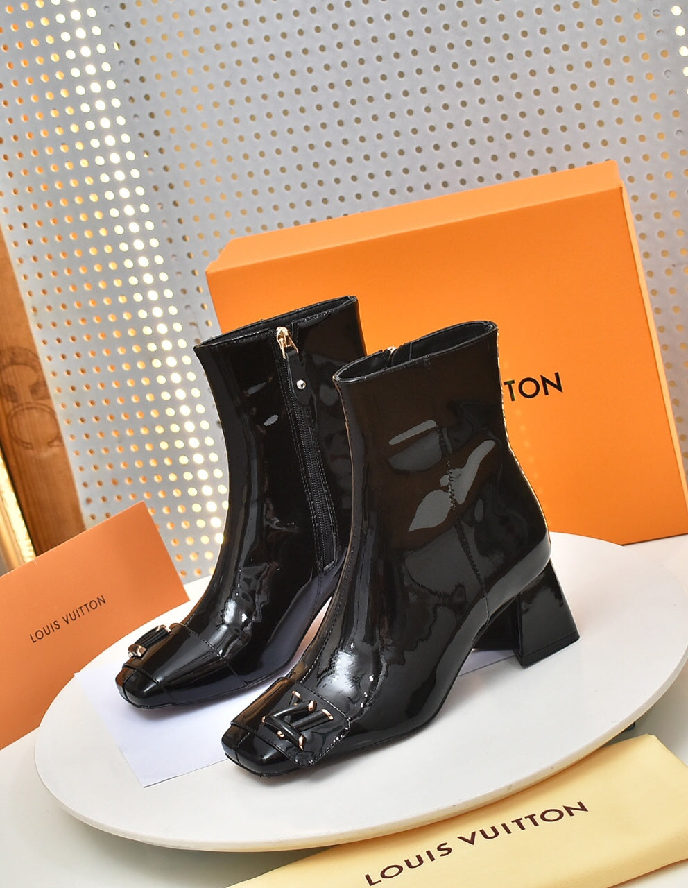 LV SHAKE ANKLE BOOTS BLACK AND BROWN