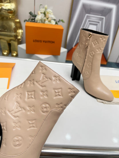 LV SILHOUETTE ANKLE BOOT BEIGE