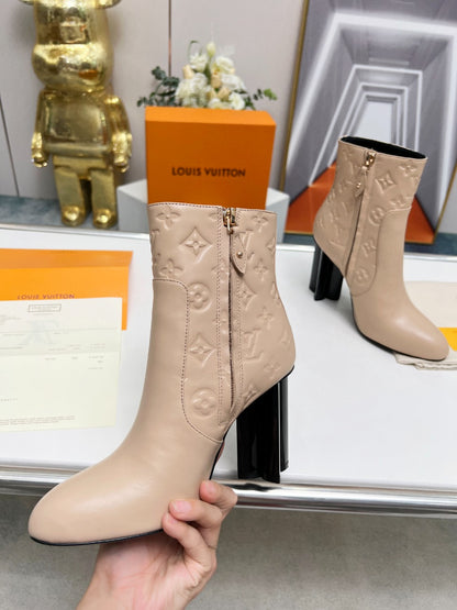 LV SILHOUETTE ANKLE BOOT BEIGE