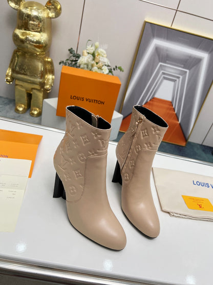 LV SILHOUETTE ANKLE BOOT BEIGE