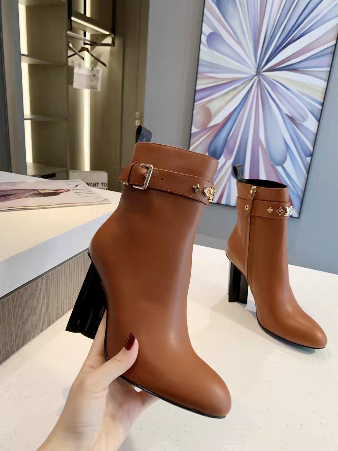 LV ANKLE BOOT BROWN