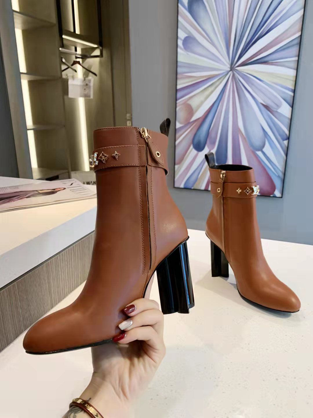 LV ANKLE BOOT BROWN