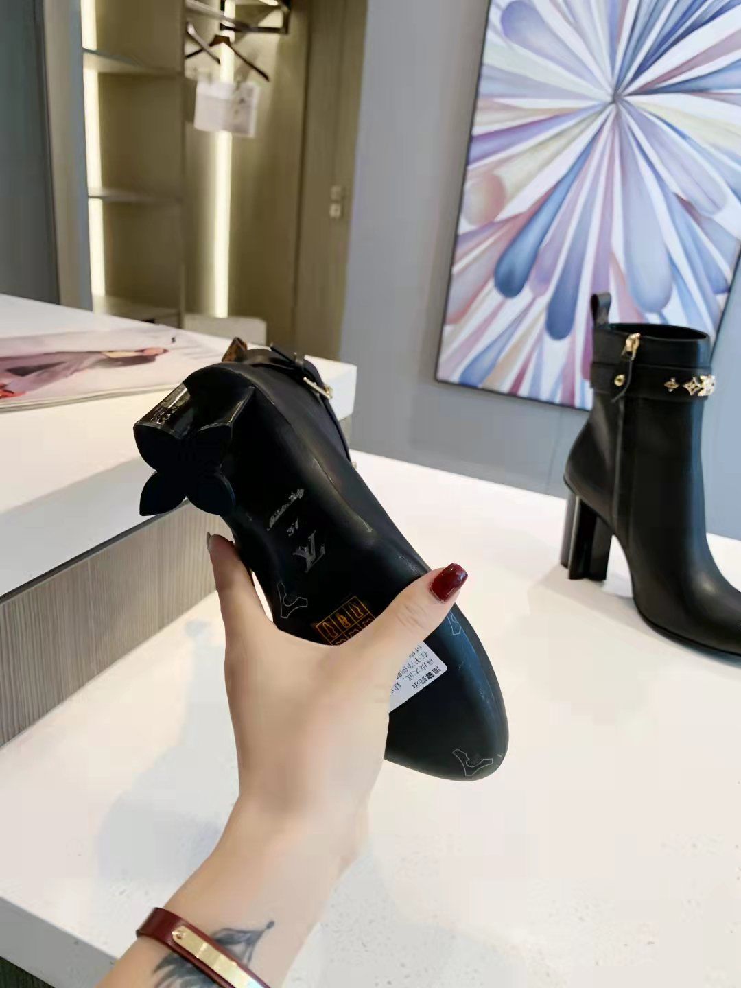 LV ANKLE BOOT BLACK