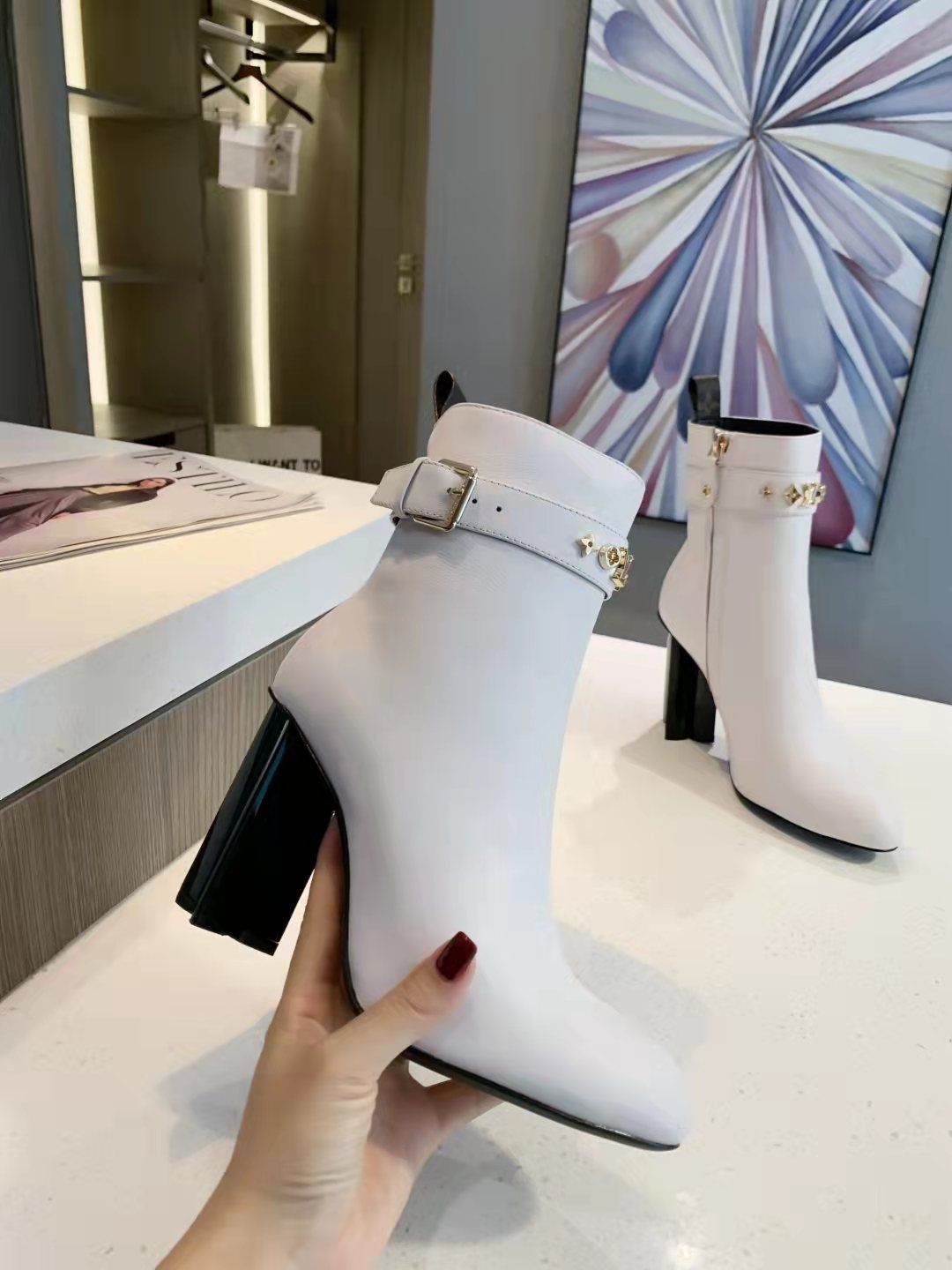 LV ANKLE BOOT WHITE