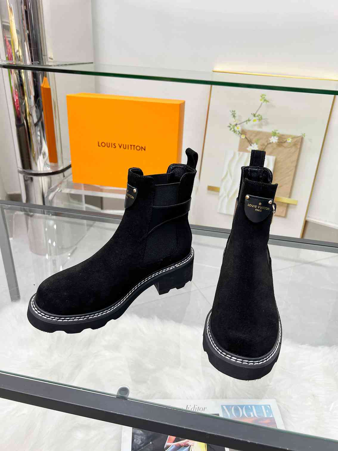 LV LV BEAUBOURG ANKLE BOOT SUEDE IN BLACK 1ACKCJ