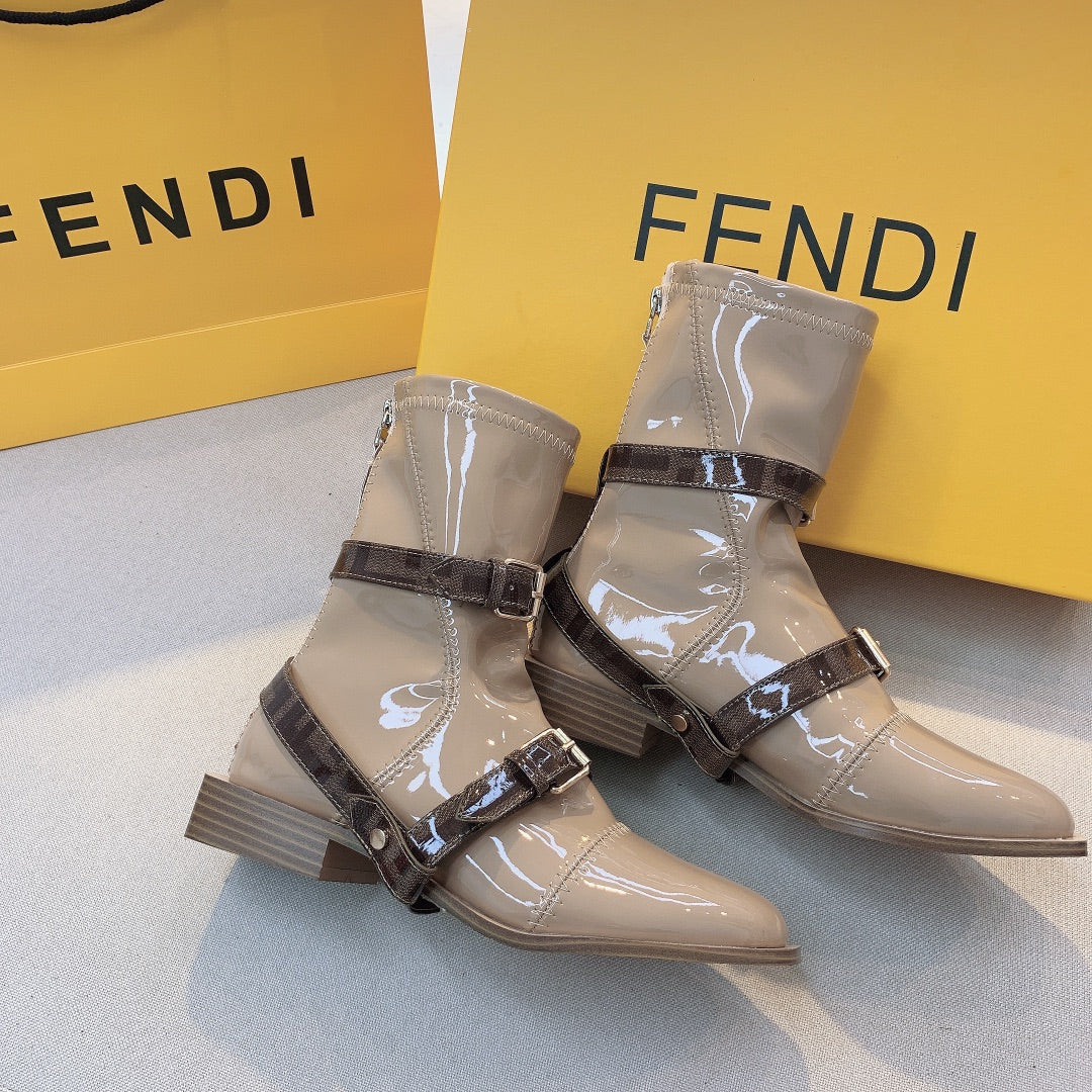 FENDI BUCKLE PATENT NEOPRENEFENDI SHORT FLAT BOOTS BROWN