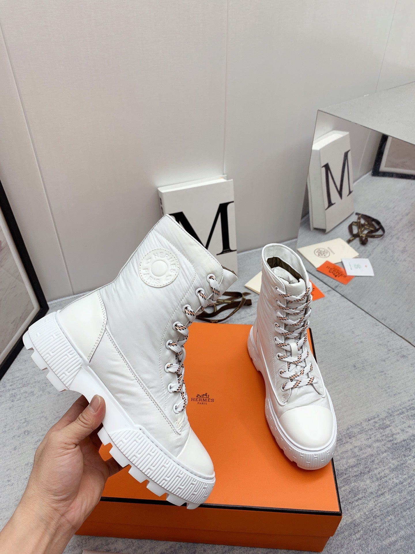 HERMES FRESH ANKLE BOOTS WHITE