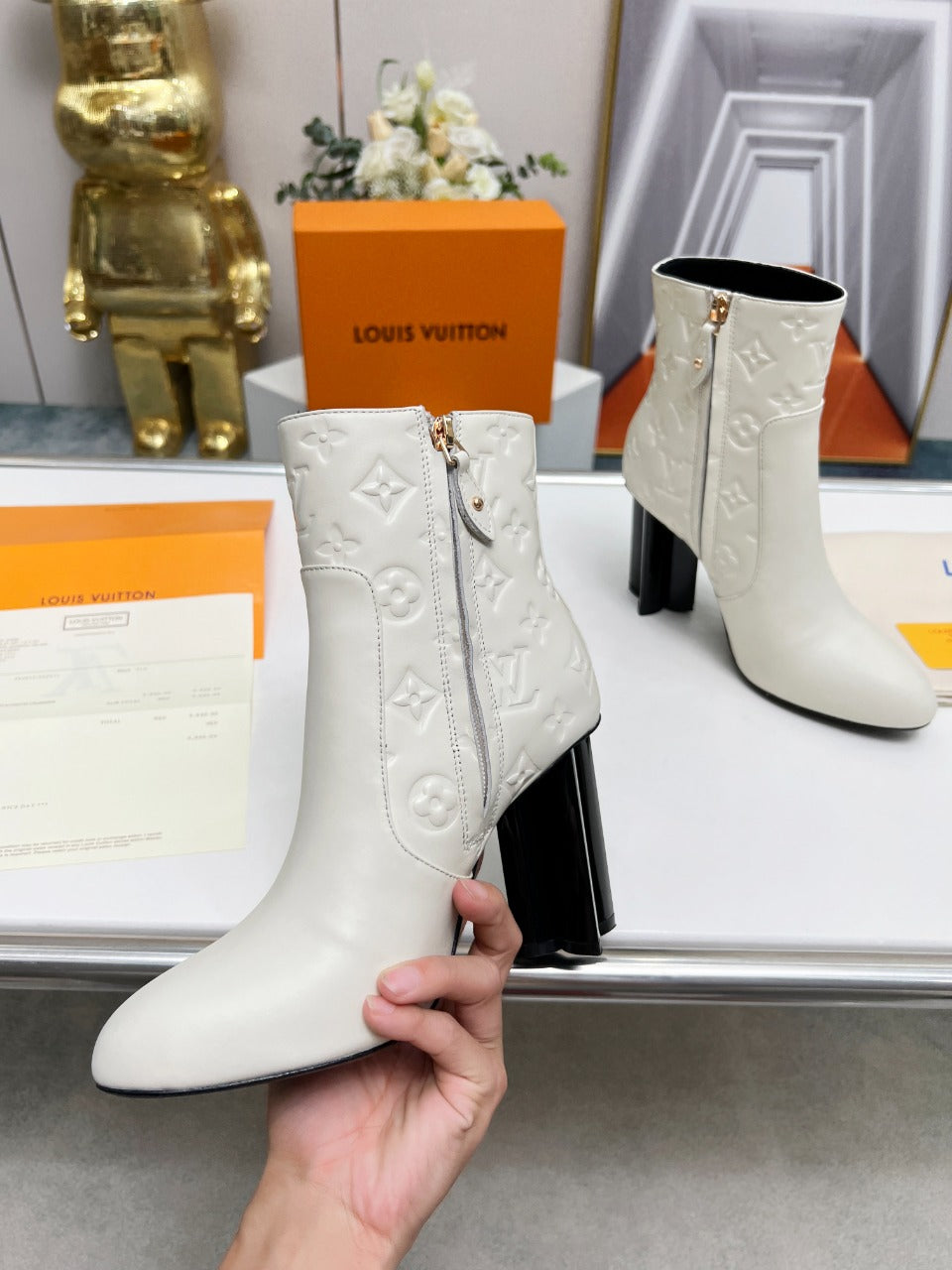 LV SILHOUETTE ANKLE BOOT WHITE