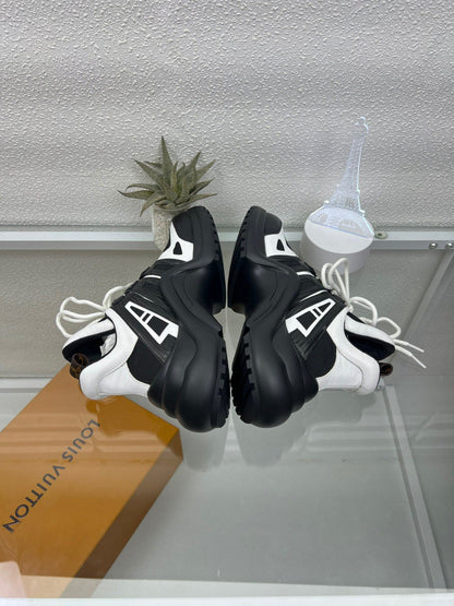 LW - LUV Archlight Black White Sneaker