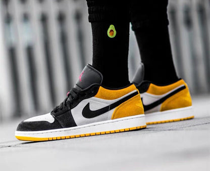 LW - AJ1 black and yellow toes