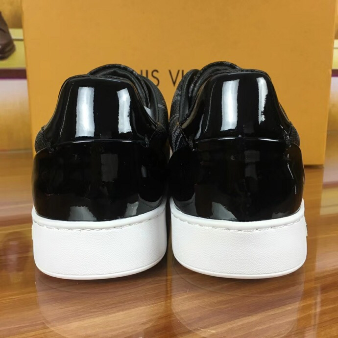 LW - New Arrival Luv Sneaker 047