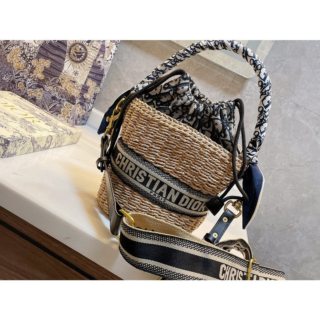 LW - Luxury Handbags DIR 211