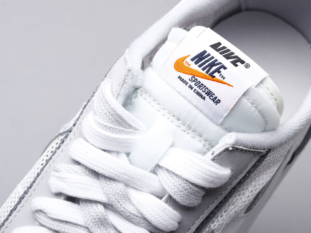 LW - NKE Waffle off-white