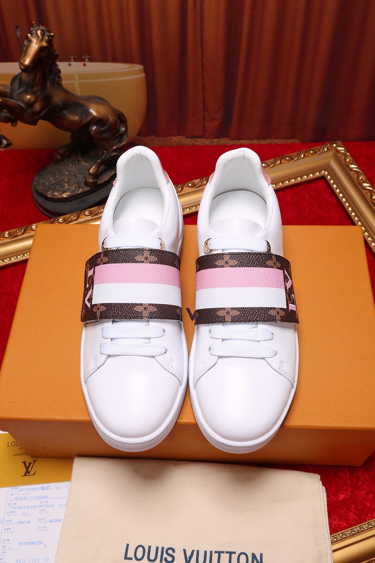 LW - LUV Font Row Pink Sneaker