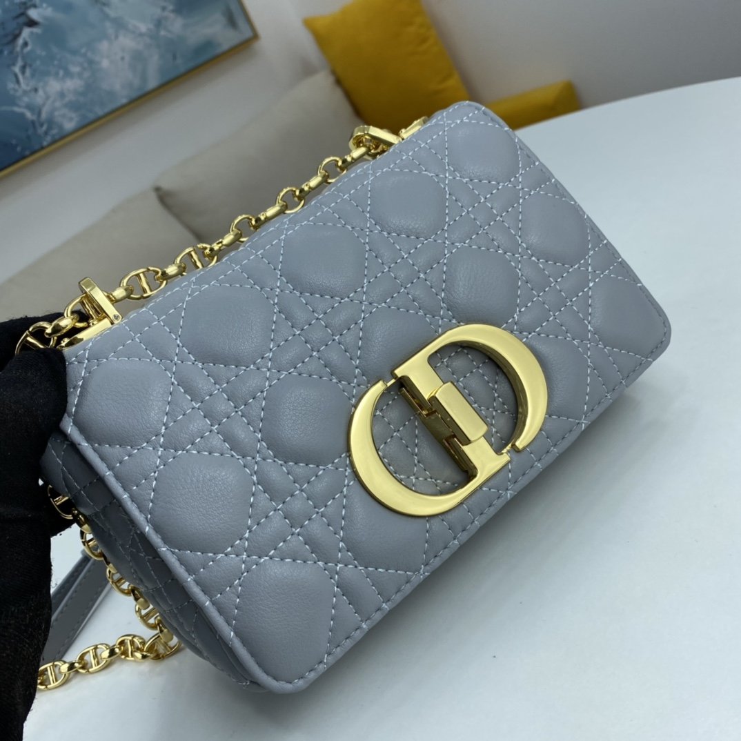 LW - Luxury Handbags DIR 066