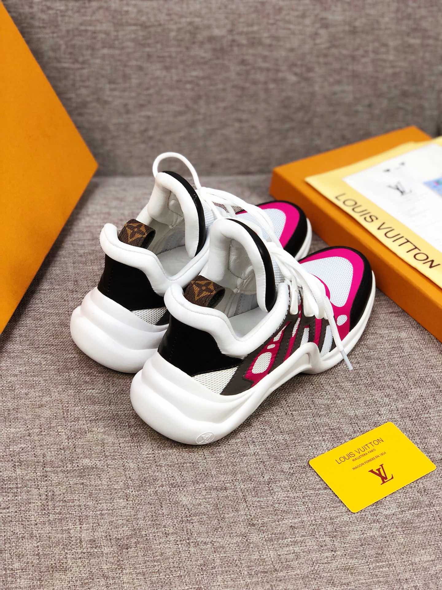 LW - LUV Archlight Pink White Black Sneaker