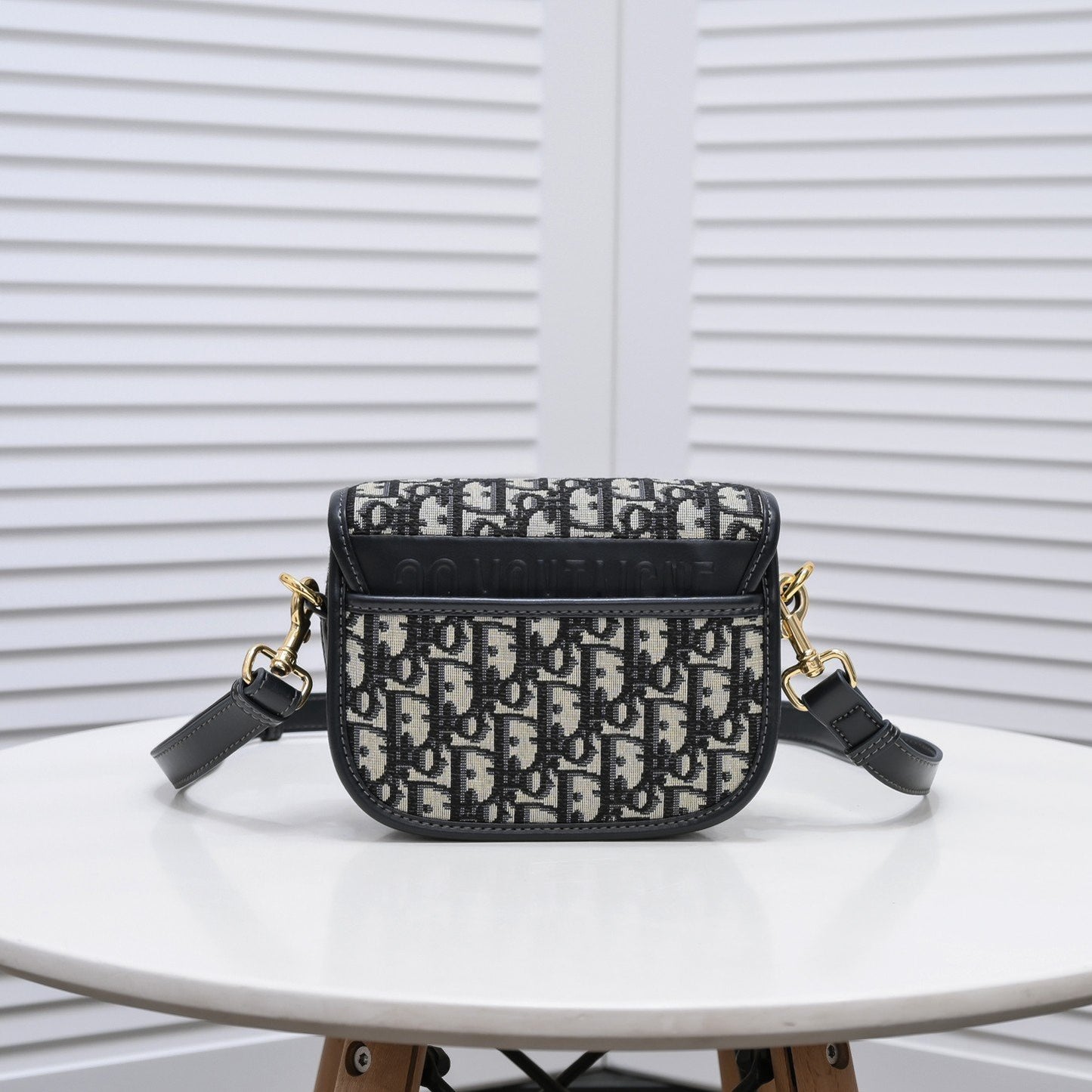 LW - Luxury Handbags DIR 287