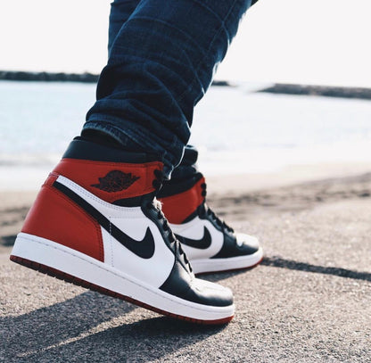 LW - AJ1 black toe