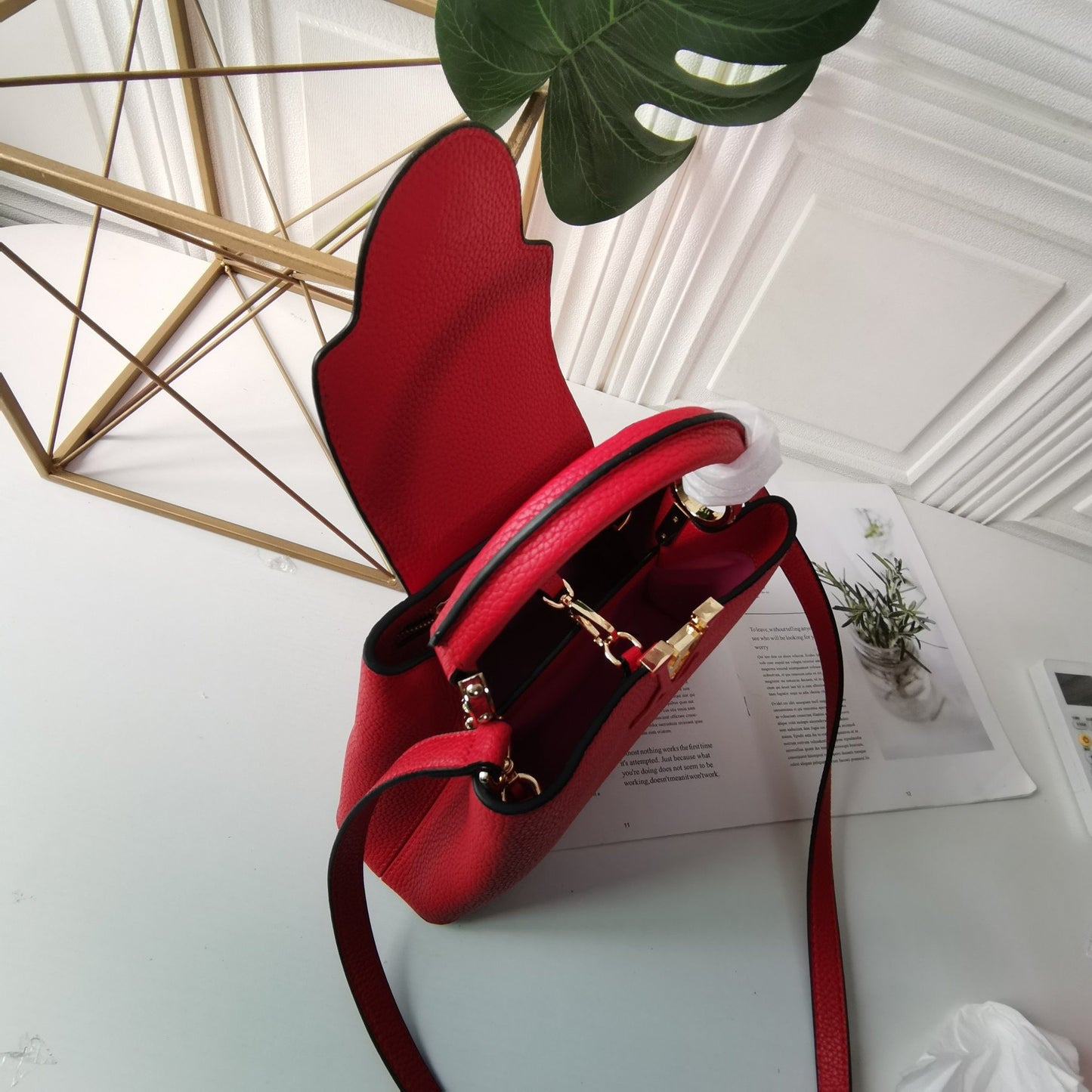 LW - Luxury Handbags LUV 242