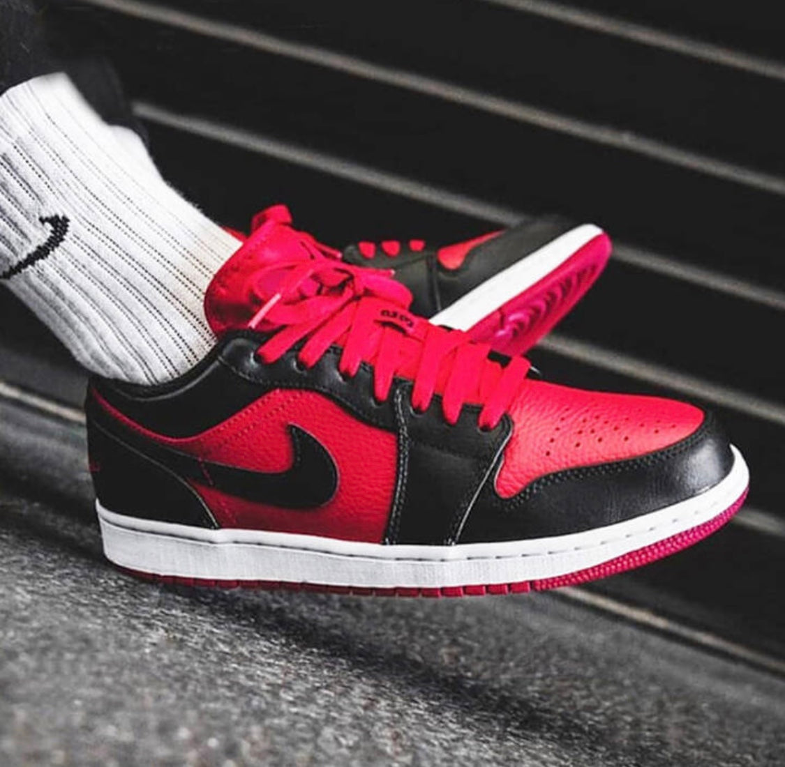 LW - AJ1 new black red