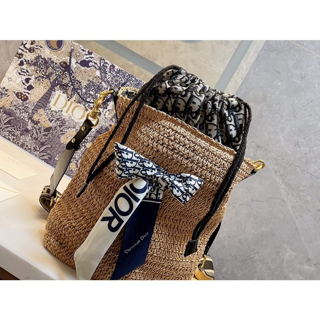 LW - Luxury Handbags DIR 193