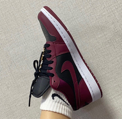 LW - AJ1 low wine red metal wings