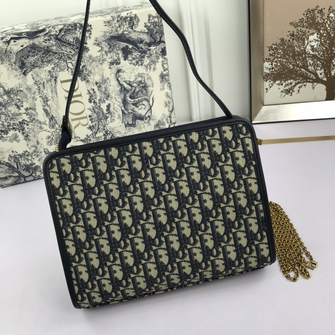 LW - Luxury Handbags DIR 103