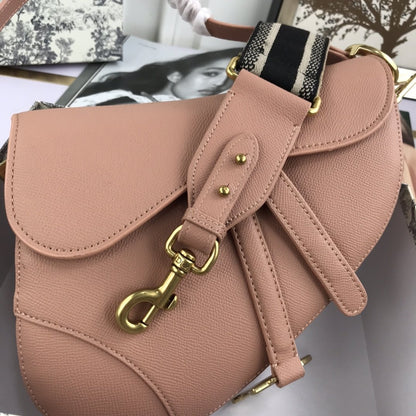 LW - Luxury Handbags DIR 107