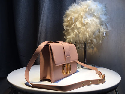 LW - Luxury Handbags DIR 238