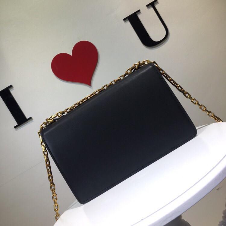 LW - Luxury Handbags DIR 224