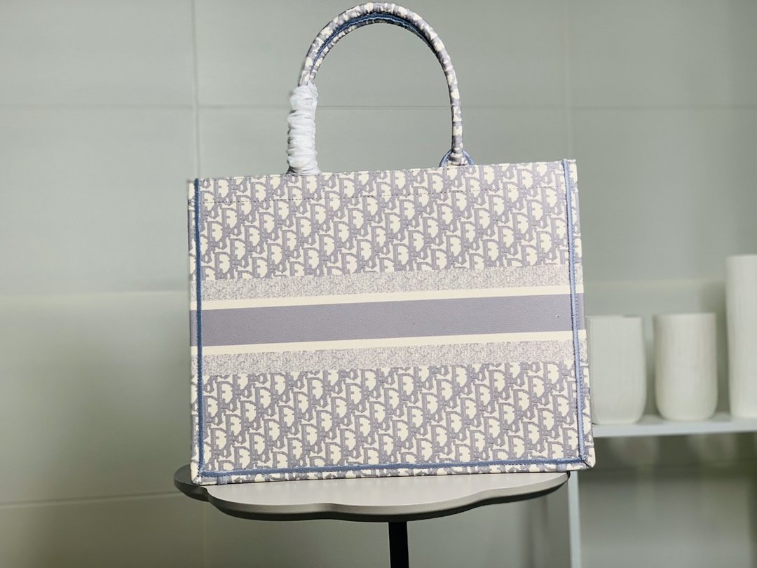 LW - Luxury Handbags DIR 129