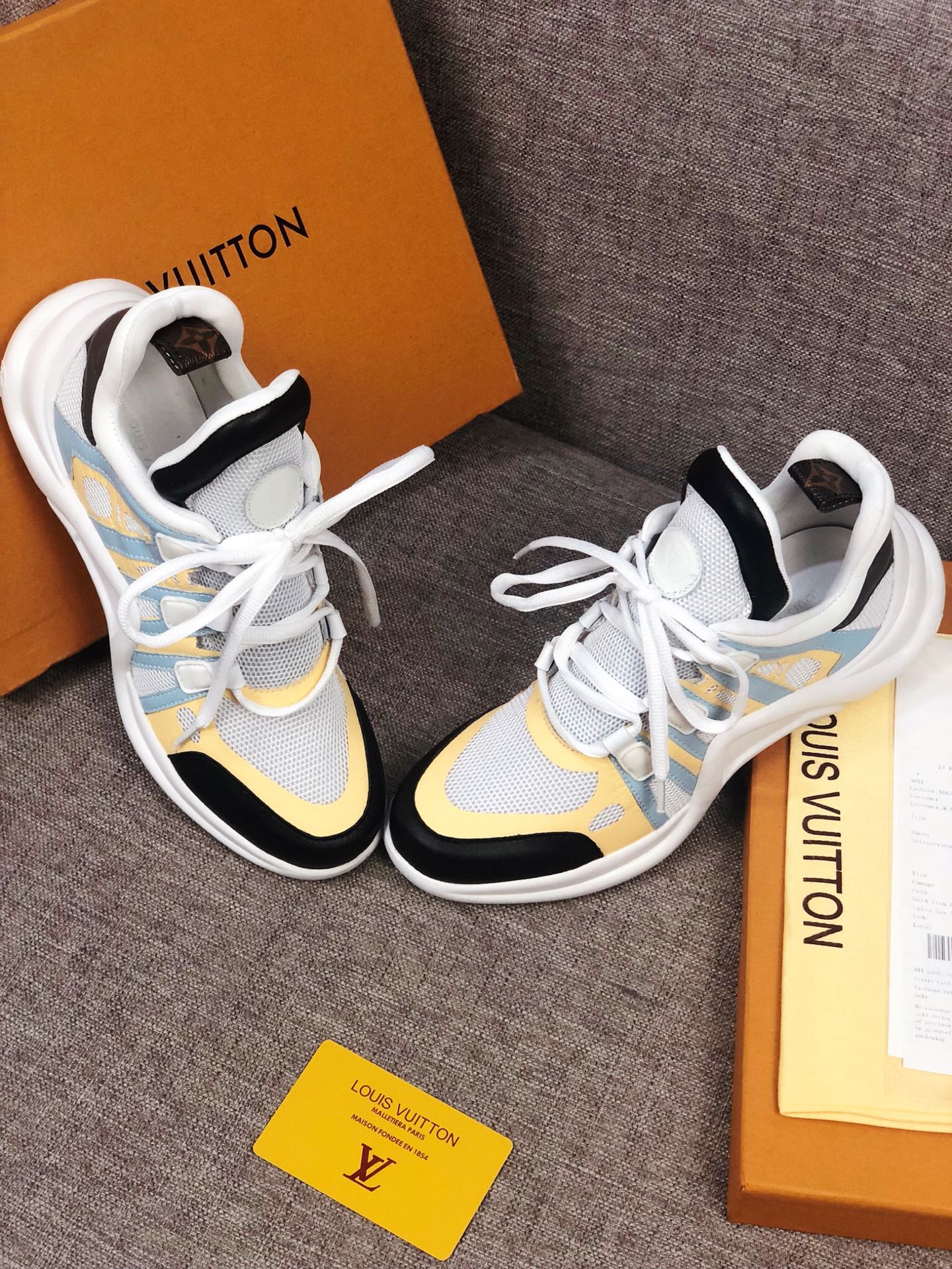 LW - LUV Archlight Black White Yellow Sneaker