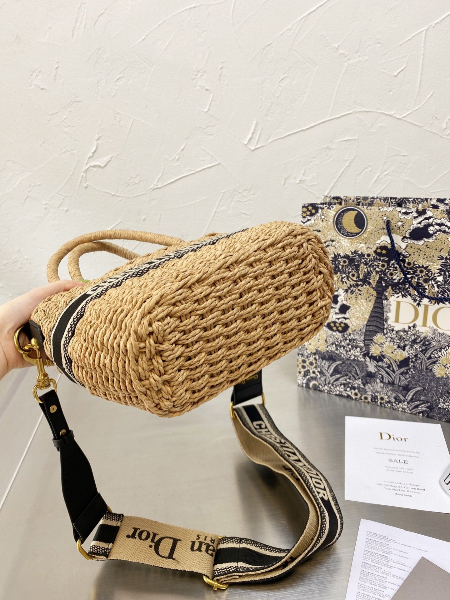 LW - Luxury Handbags DIR 210