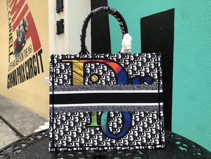 LW - Luxury Handbags DIR 233