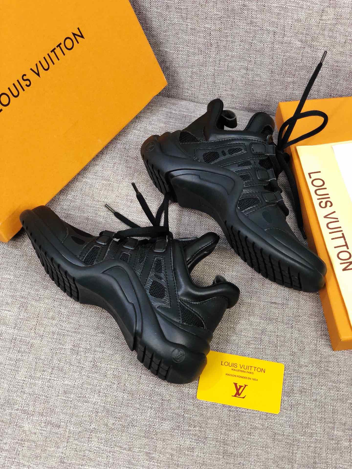 LW - LUV Archlight Full Black Sneaker