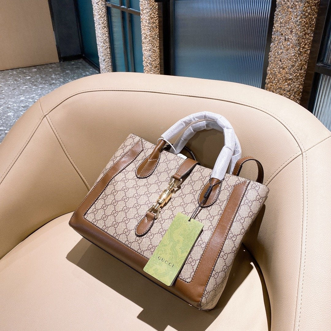 LW - Luxury Handbags GCI 303