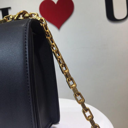 LW - Luxury Handbags DIR 224